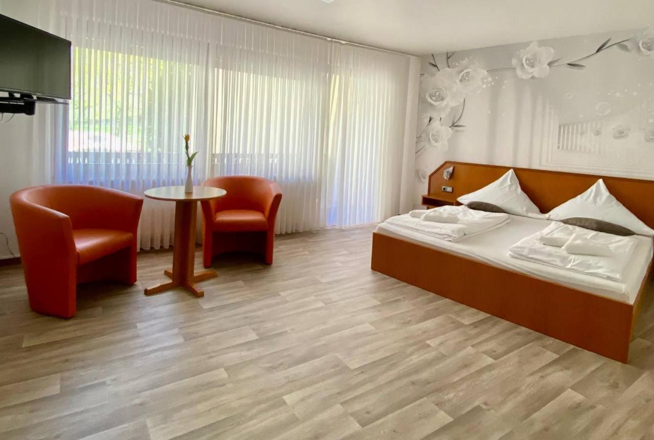 Hotel Krone Riesling Тріттенгайм Екстер'єр фото