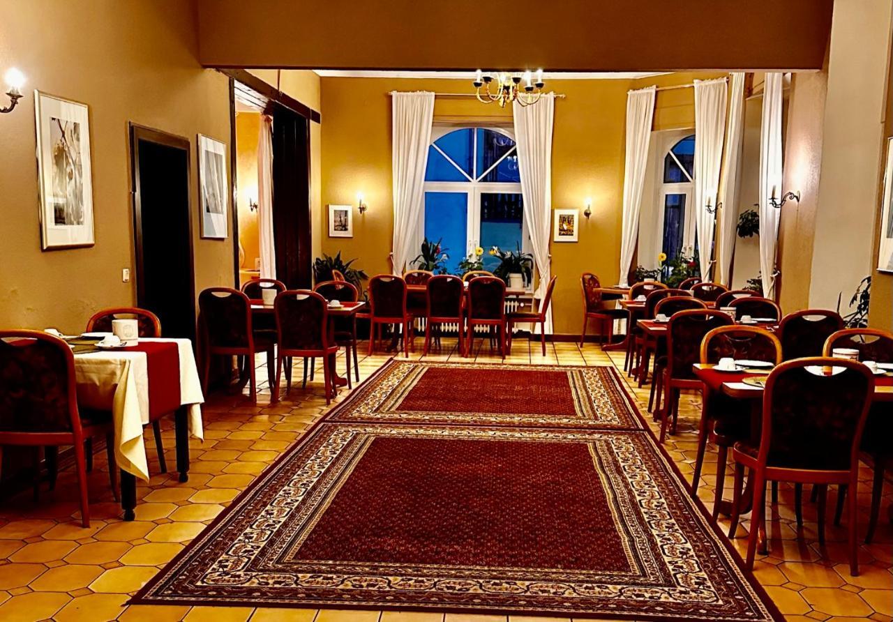 Hotel Krone Riesling Тріттенгайм Екстер'єр фото