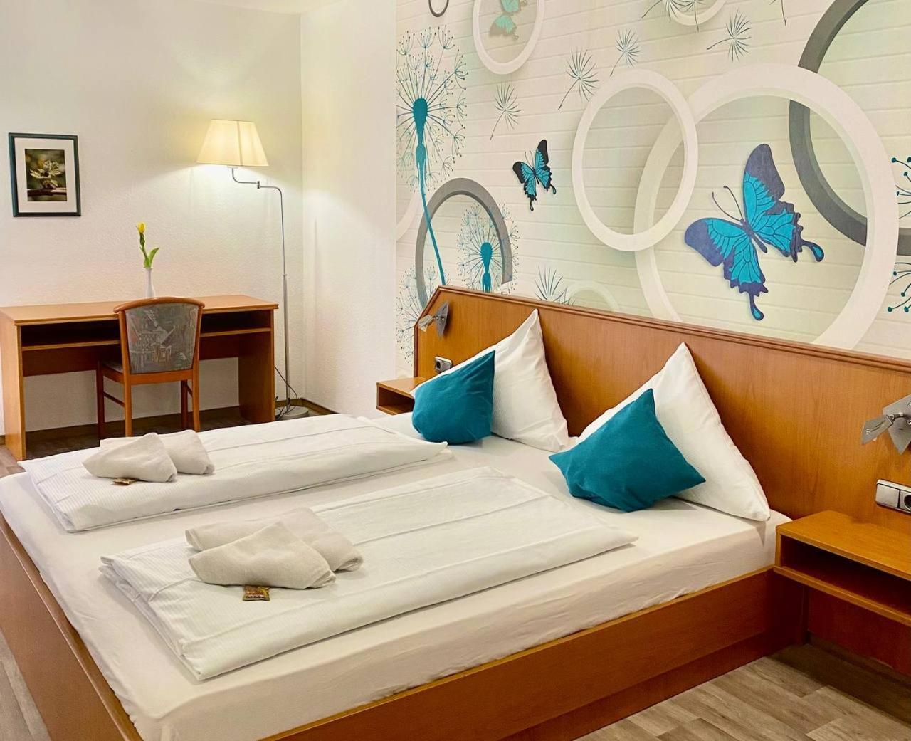 Hotel Krone Riesling Тріттенгайм Екстер'єр фото